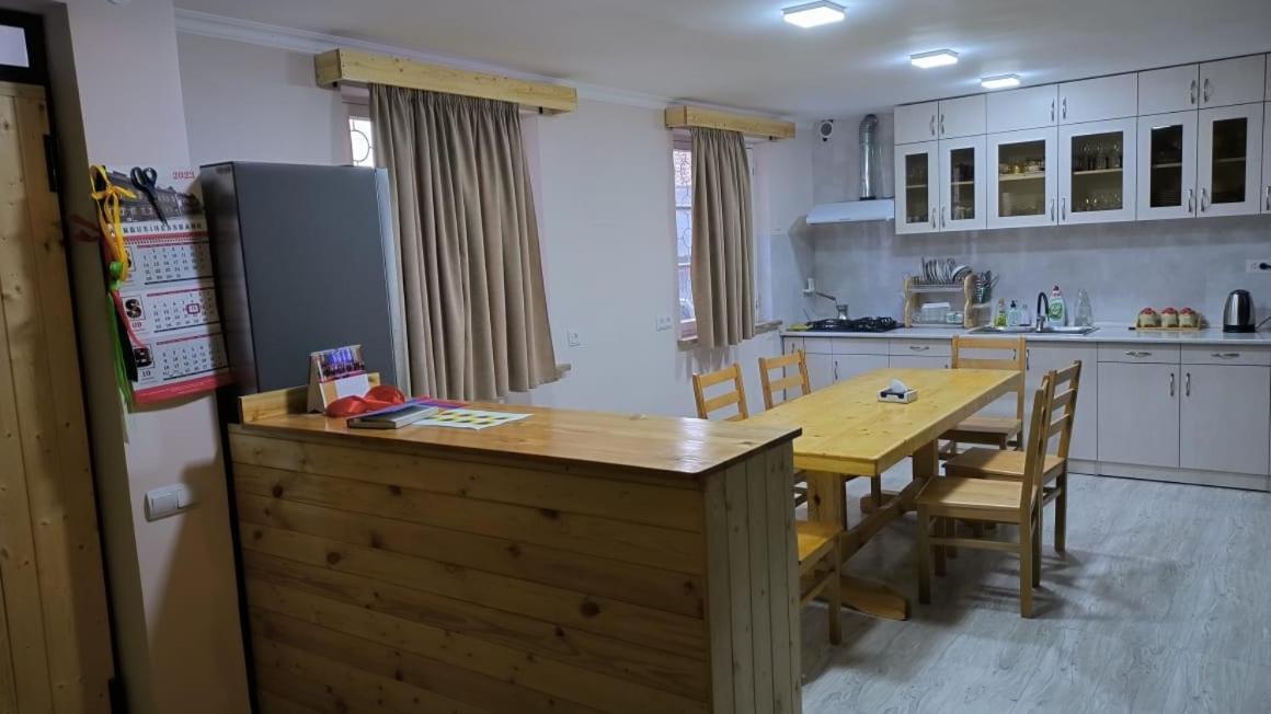 Legend Guest House Artabuynk Ngoại thất bức ảnh